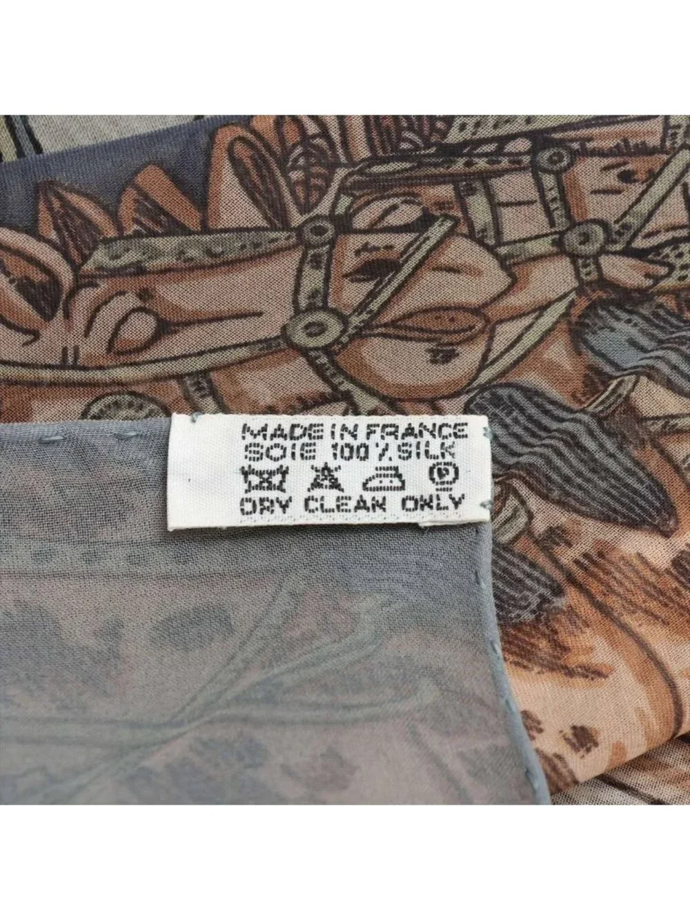 ★SOLD★ Hermes Tagged Carre 140 Jean Art Des Steppes Step Art Silk 100% Scarf - Picture 7 of 7